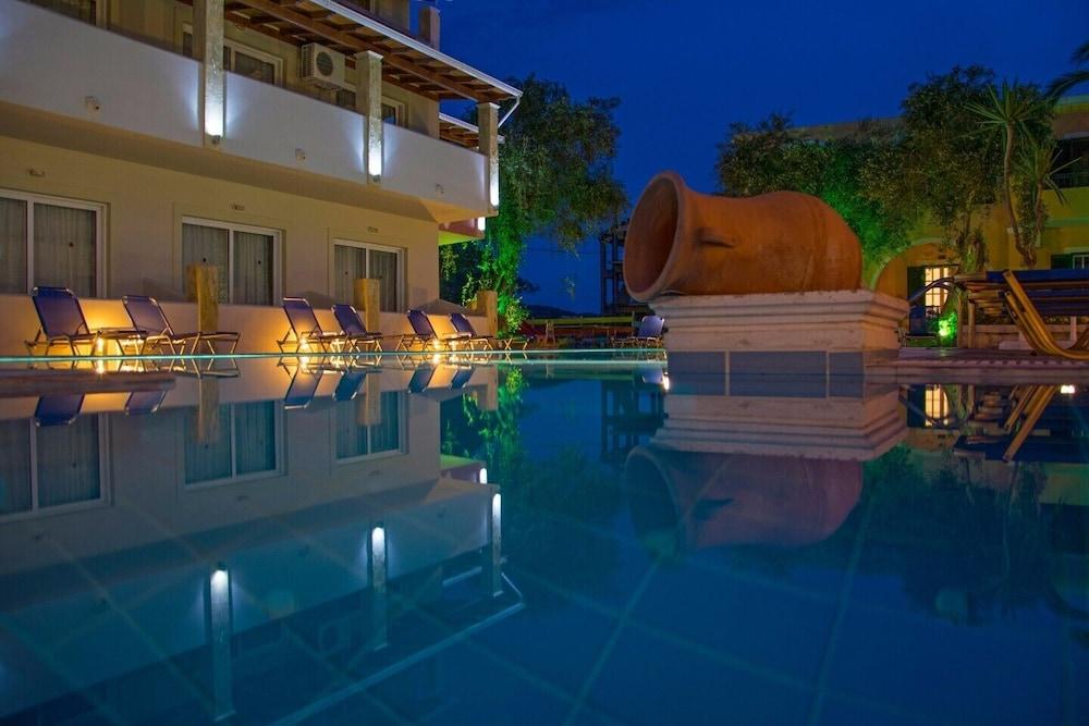 Hotel Olive Grove 2*